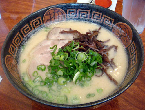 ramen-noodles-tonkotsu-ramen